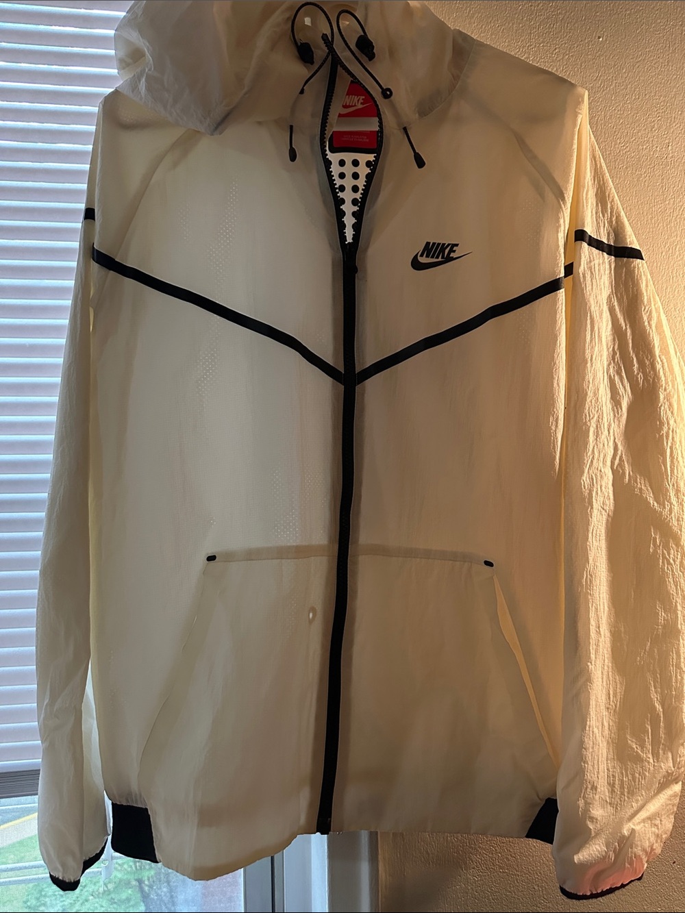 Nike XL windbreaker  running cream color